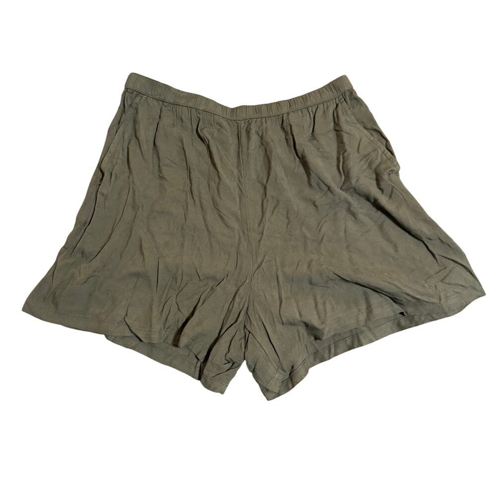 NWOT Melrose & Market Size Medium Women Flowy Lightweight Shorts Pockets Green